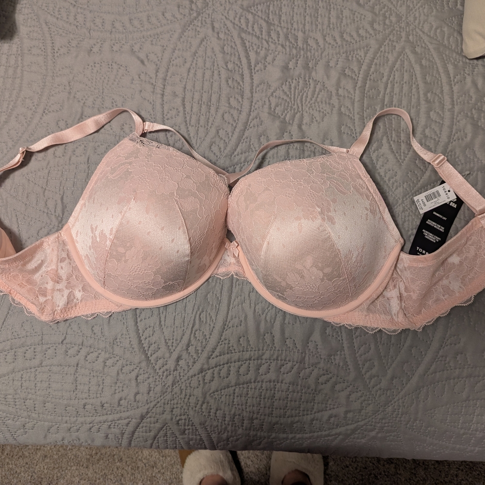 Lace Underwire Bra in Light Pink